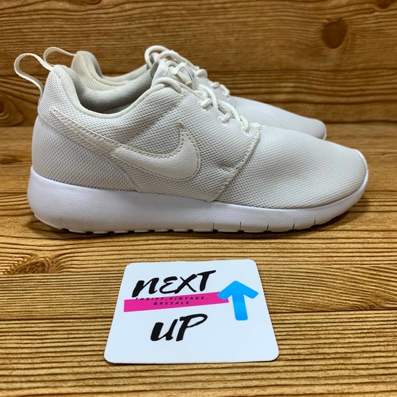 Nike Other - Nike Roshe One GS Athletic Casual Style Shoe